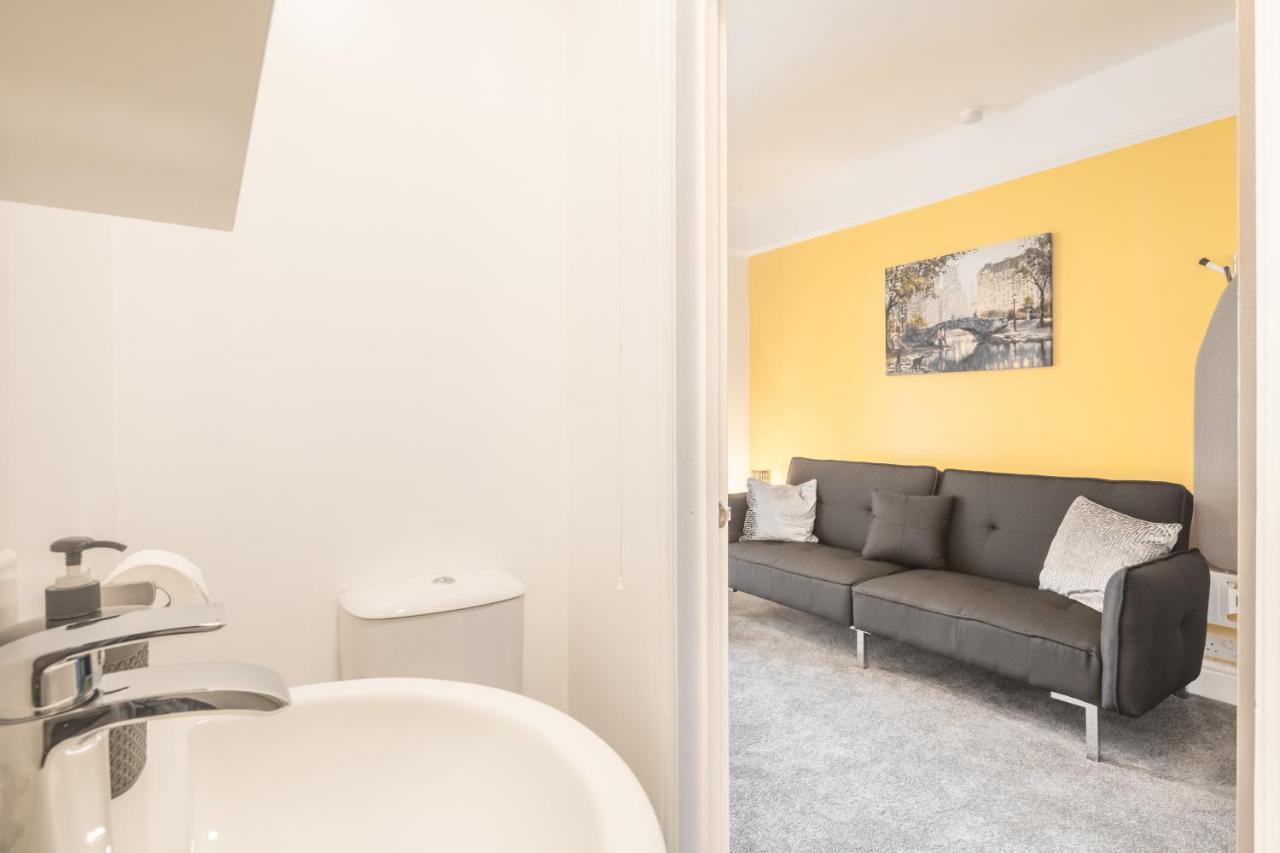 Private Room 5 With Kitchenette By Cb Stays No Minimum Stays CBG Exterior foto