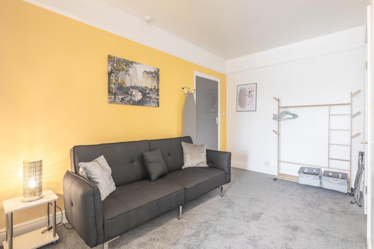 Private Room 5 With Kitchenette By Cb Stays No Minimum Stays CBG Exterior foto